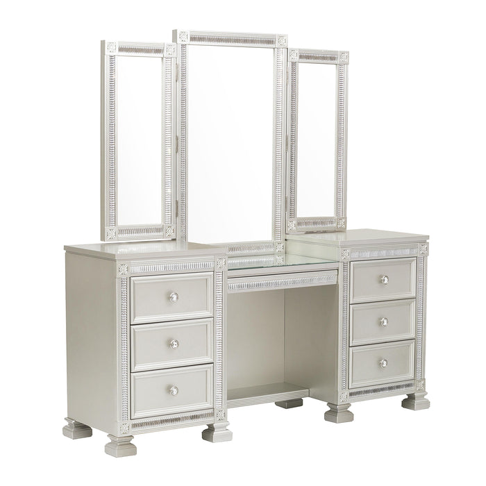 Bevelle Silver Vanity Set