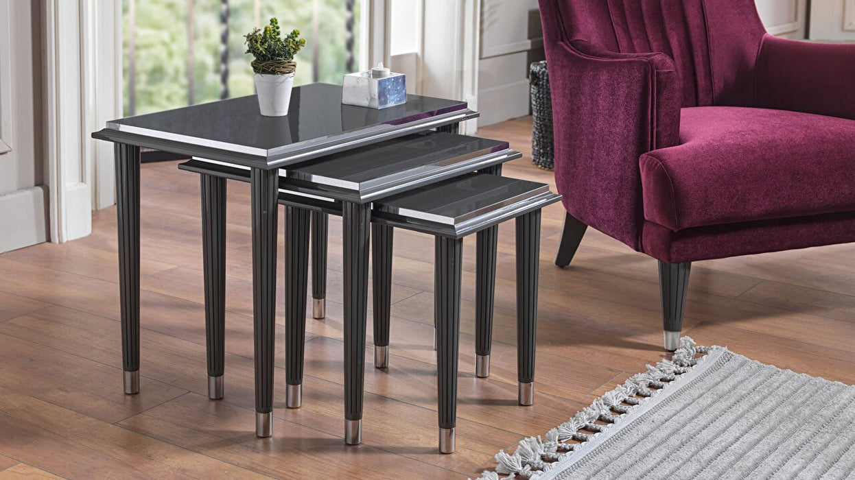 Gravita Nesting Table / Gray Legs